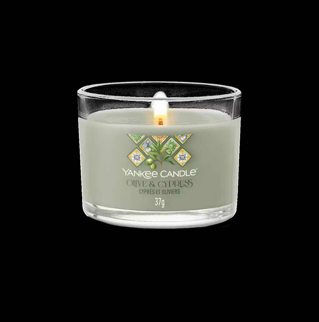 OLIVE & CYPRESS - Yankee Candle - Candela Votive in Vetro