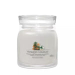 WOODLAND WEEKEND MEMORIES -Signature - Yankee Candle-  cottage gateway - Giara Media