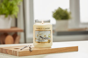 VANILLA -Yankee Candle- Giara Media – Candle With Care